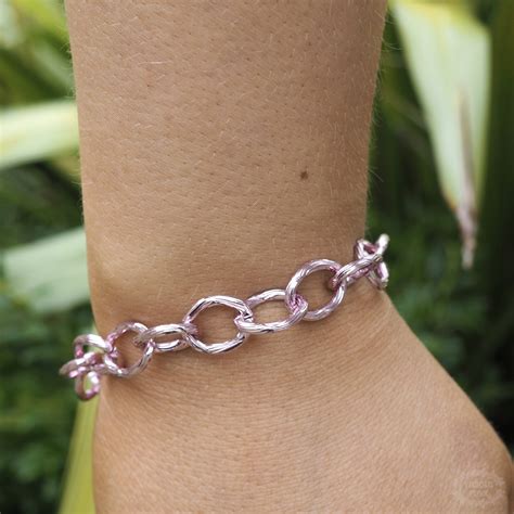 pulseras de metal rosa